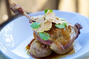 Client : Bistro 4 saisons | Cuisse de canard confite, copeaux de foie gras